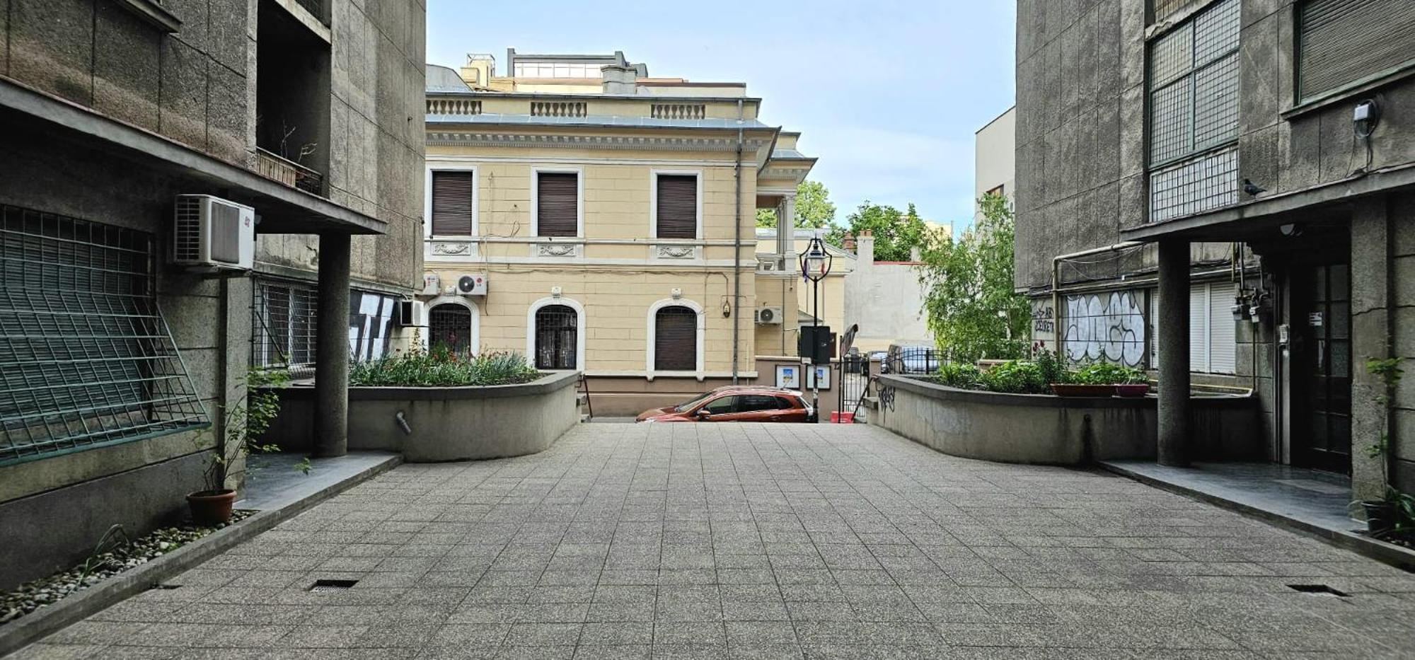 Tantra Studio 1 Conta Universitate Bukarest Exteriör bild