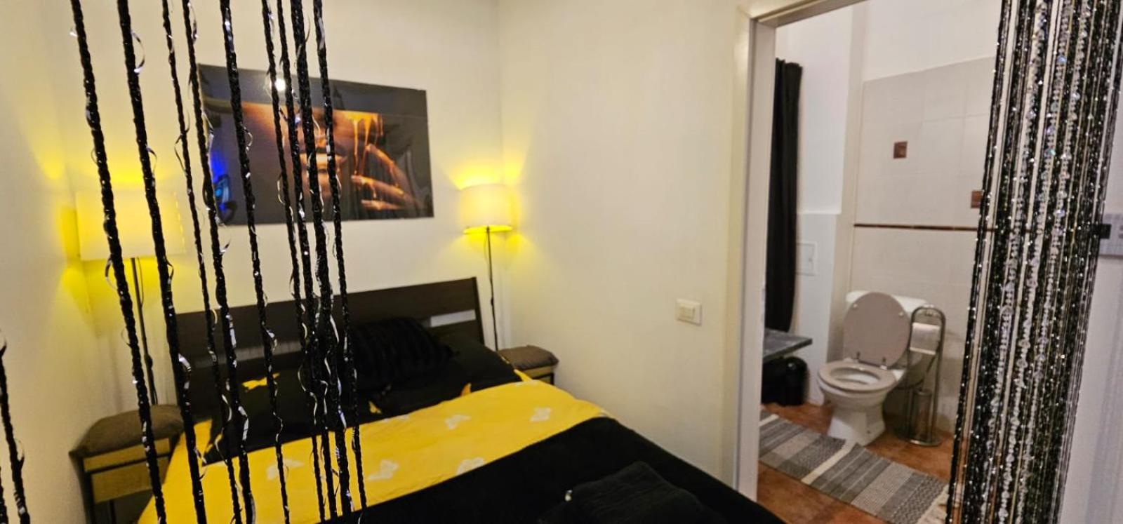Tantra Studio 1 Conta Universitate Bukarest Exteriör bild