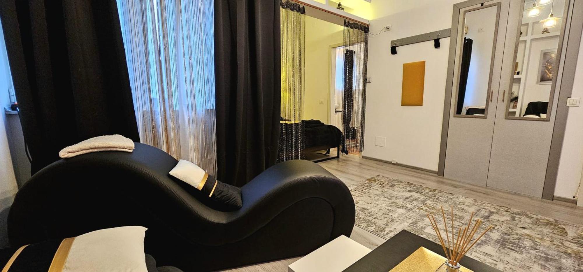 Tantra Studio 1 Conta Universitate Bukarest Exteriör bild