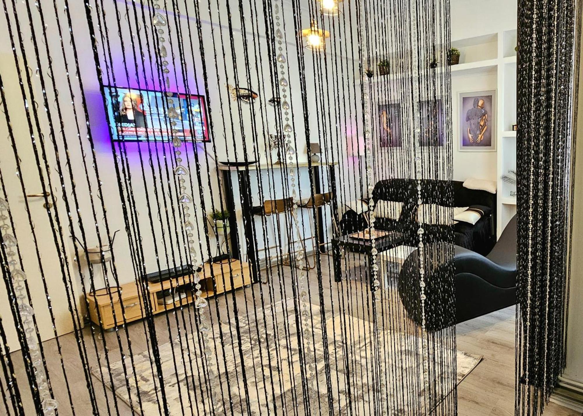 Tantra Studio 1 Conta Universitate Bukarest Exteriör bild